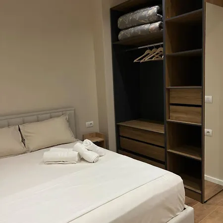 Centrum Lux * Tirana